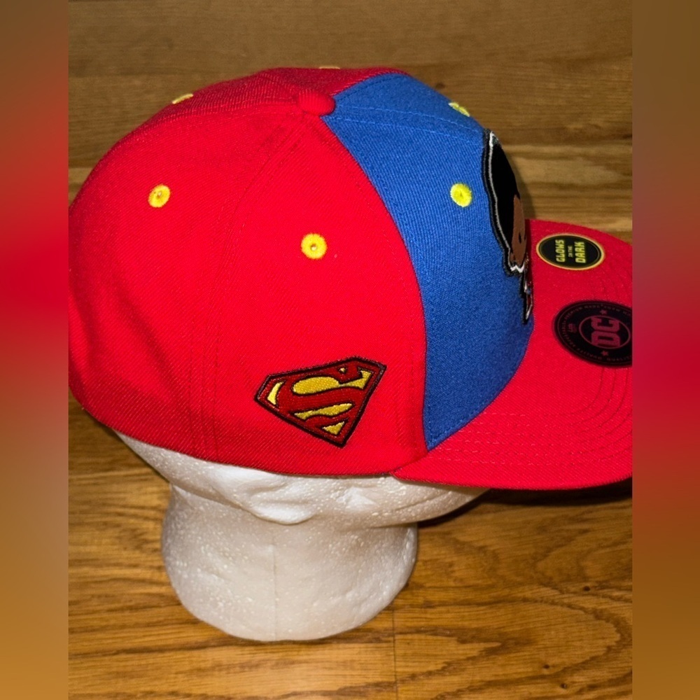 Youth New DC Superman hat​​​​​ - Picture 2 of 5